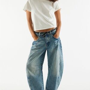 NWOT free people “we the free barrel jean” in ultra white beam